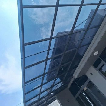 Thi công tấm lợp polycarbonate chất lượng cao
